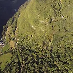 Ferienhaus Views - Hut In The Forest *