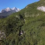 Ferienhaus Views - Hut In The Forest *