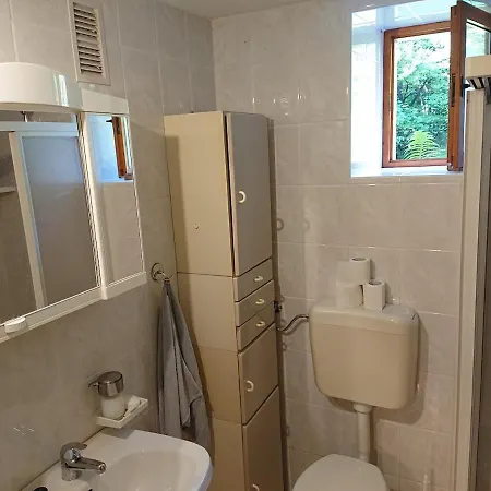 Views - Hut In The Forest Ferienhaus *